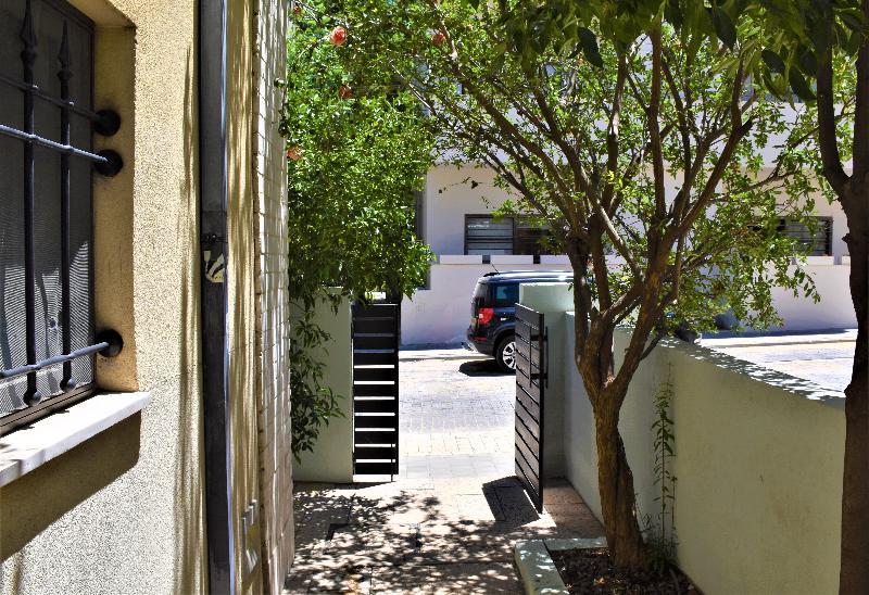Rothschild Residence By Zvieli Tel Aviv Bagian luar foto